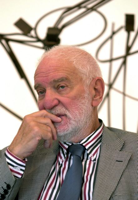 Πέθανε ο διάσημος βρετανός γλύπτης σερ Άντονι Κάρο