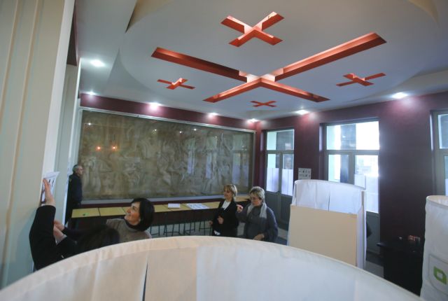 Αλλαγή εποχής στη Γεωργία με τις κάλπες για τον διάδοχο του Σαακασβίλι