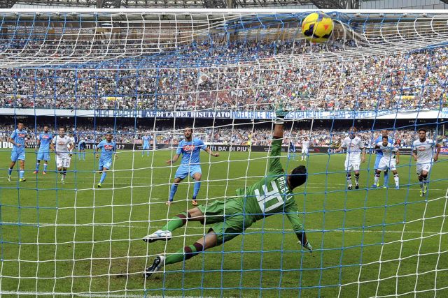 9 στα 9 για τη Ρόμα, «τρίποντο» από τη… βούλα για τη Νάπολι