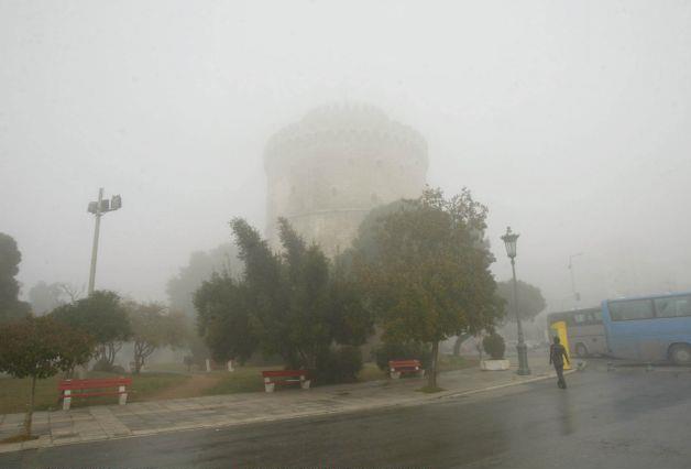 Μετ’ εμποδίων οι μετακινήσεις στη Θεσσαλονίκη λόγω ομίχλης