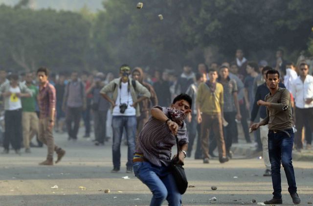Αστυνομική έφοδος σε αιγυπτιακό πανεπιστήμιο, όπου είχαν ταμπουρωθεί φοιτητές