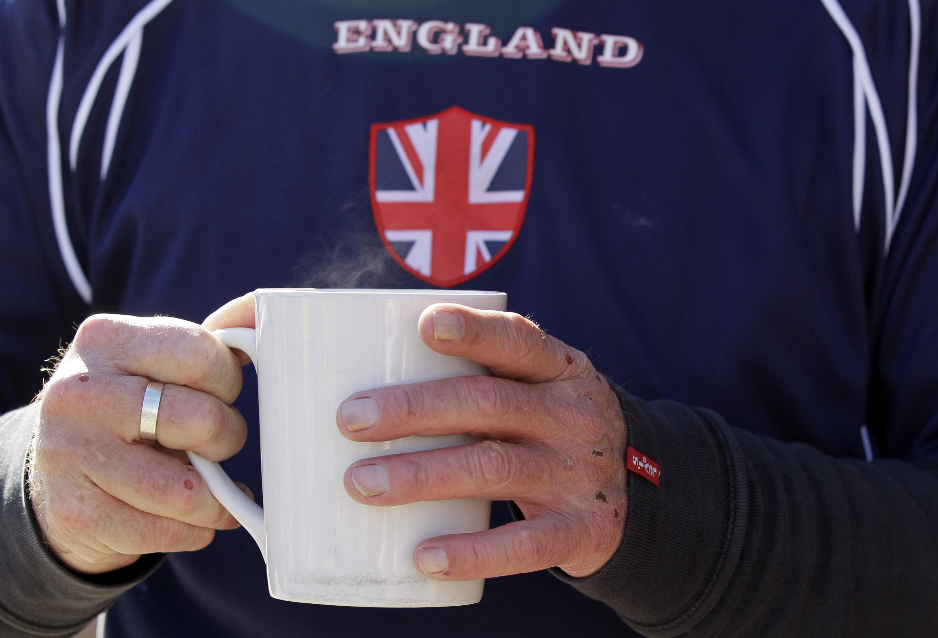 Τσάι και πρόστιμο από την Τροχαία σε βρετανό οδηγό
