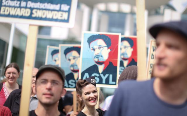 Μανιφέστο Σνόουντεν στον γερμανικό Τύπο, φωνές για άσυλο από το Βερολίνο