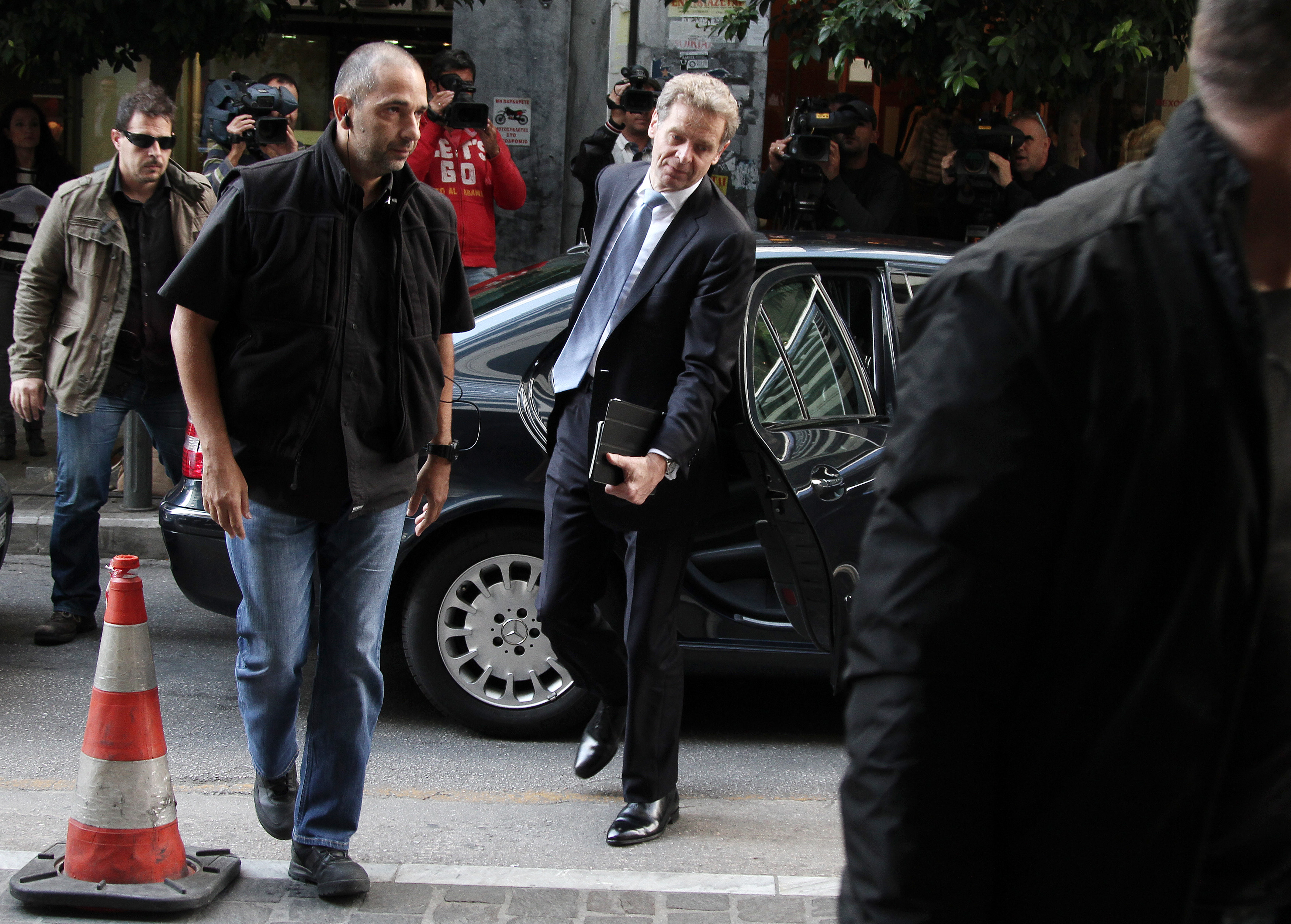 Δήλωση προθέσεων στην πρώτη συνάντηση της τρόικας με το οικονομικό επιτελείο