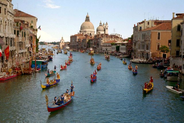 Απαγορευτικό βάζει η Βενετία στα μεγάλα κρουαζιερόπλοια