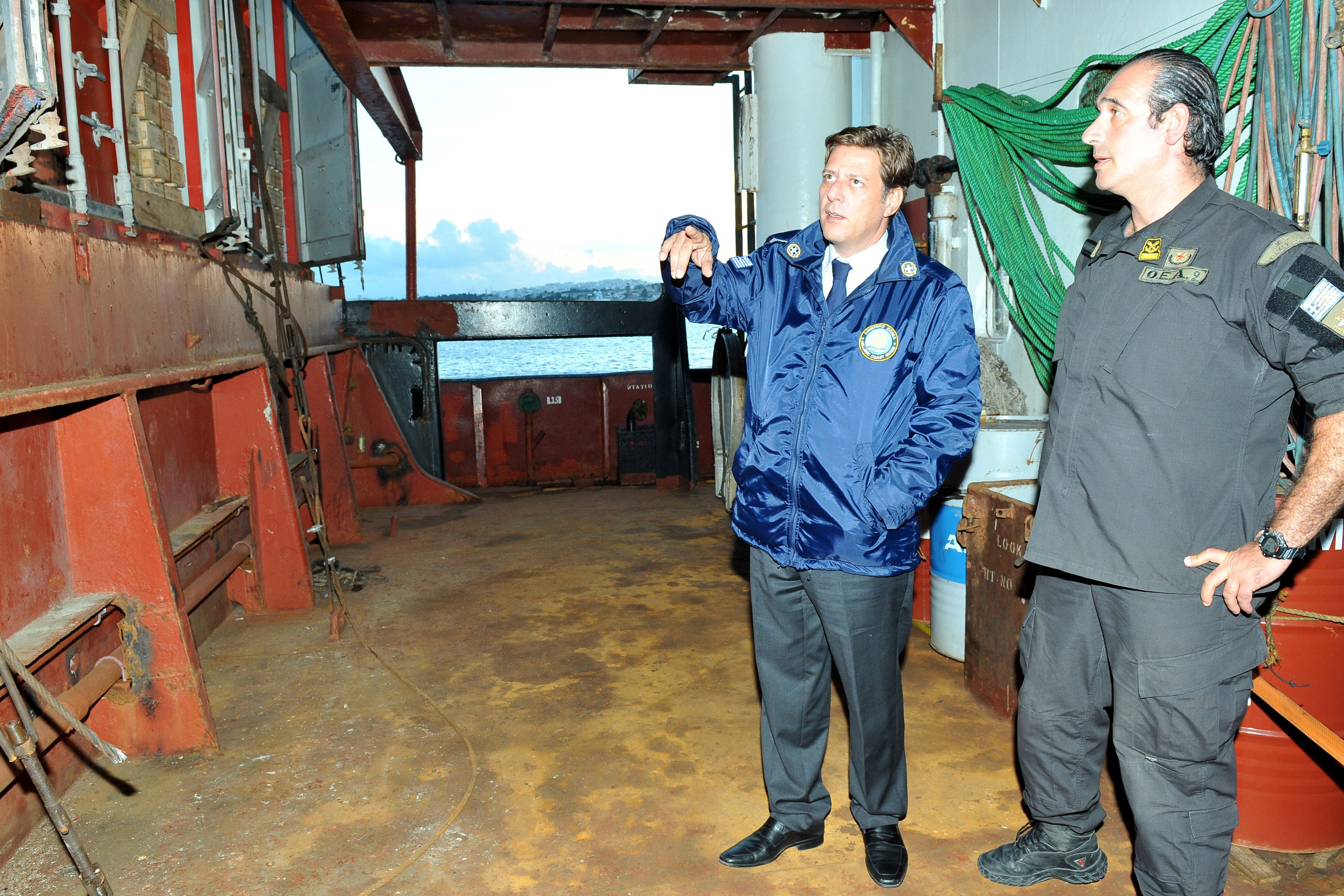 Συνεχίζει το Λιμενικό της Ρόδου τις έρευνες στα αμπάρια του «Nour m»