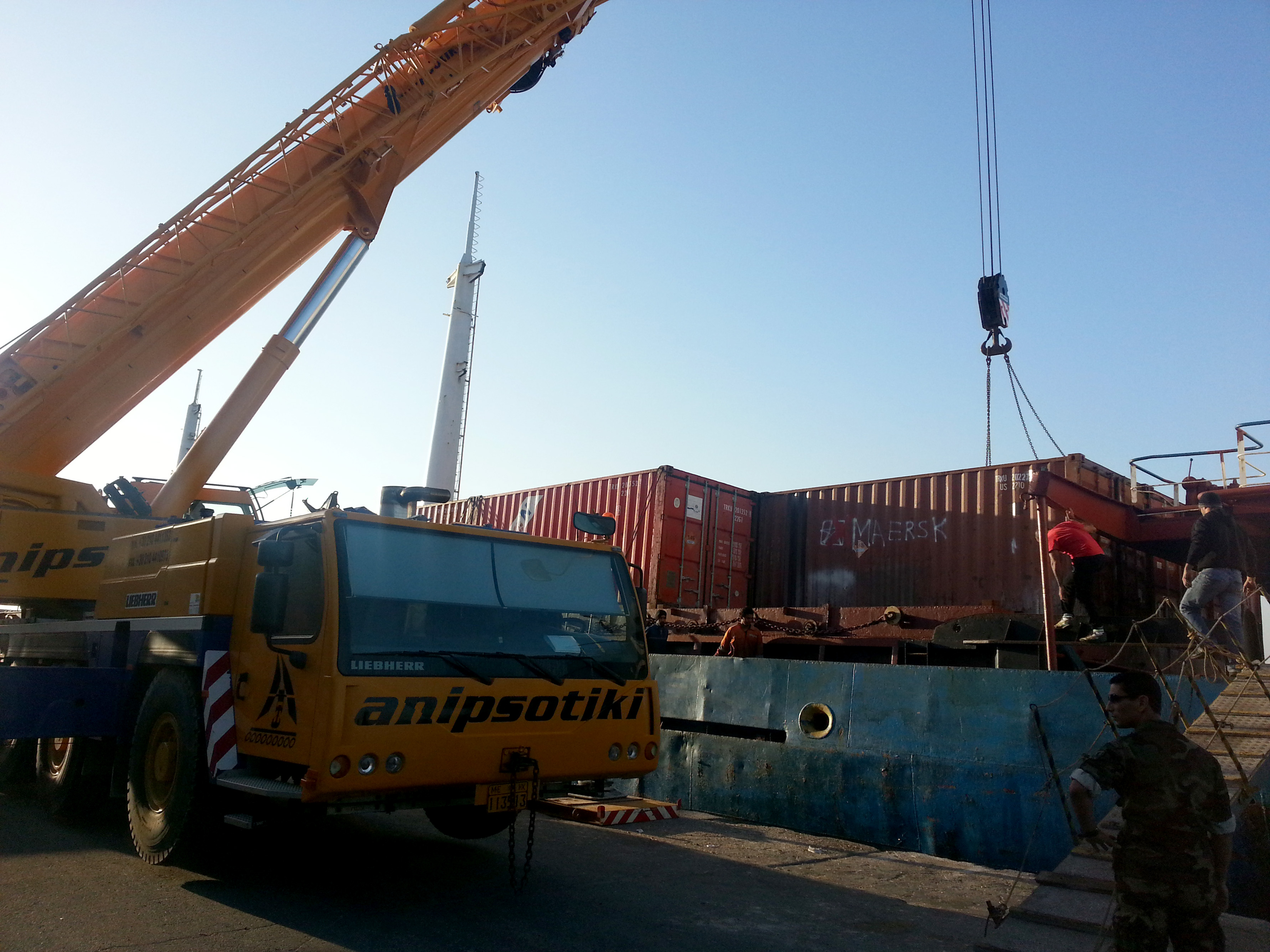 Στη στεριά τα ύποπτα εμπορευματοκιβώτια του Nour-M