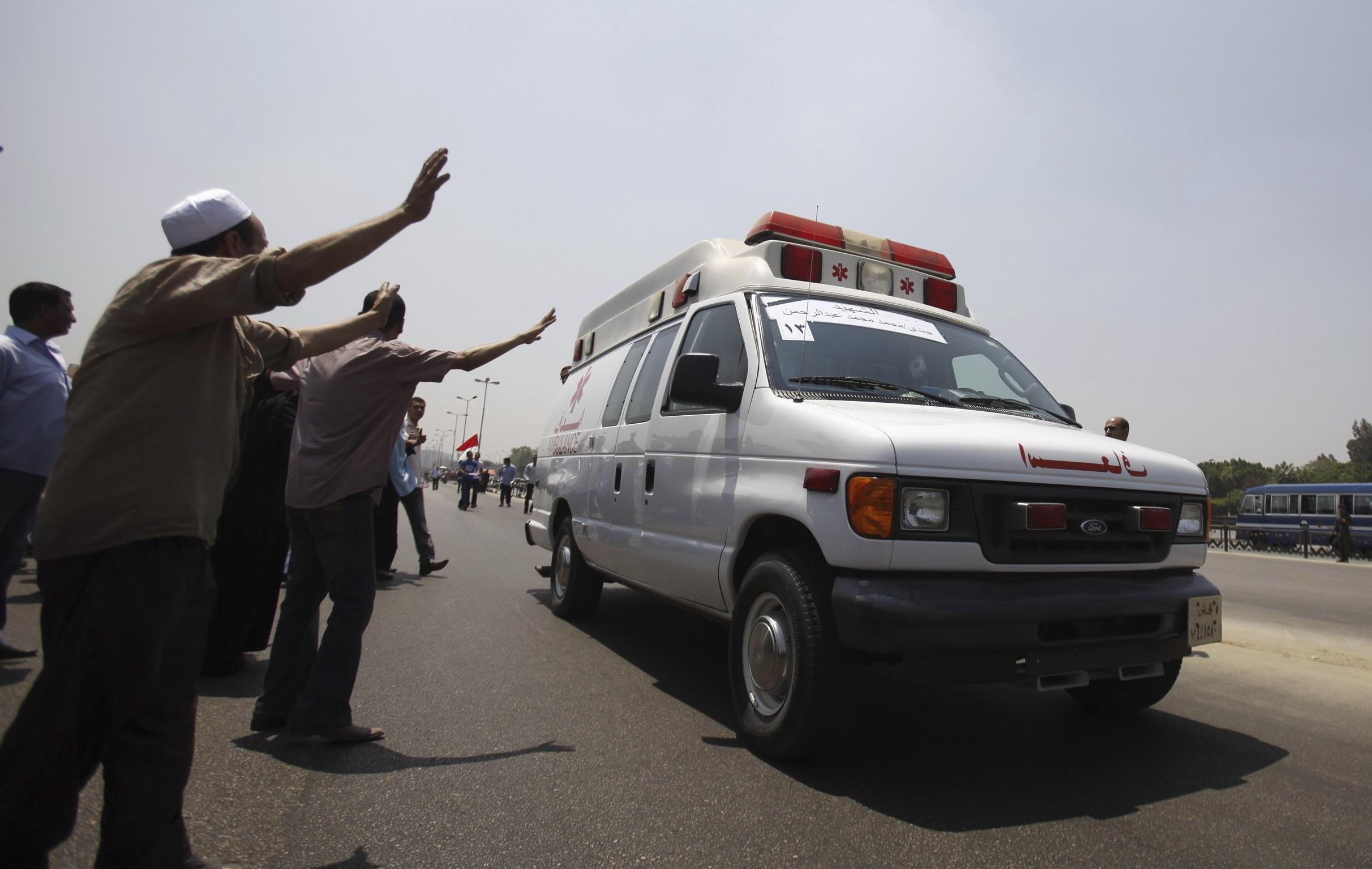 Πολύνεκρη σύγκρουση τρένου με οχήματα στο νότιο Κάιρο