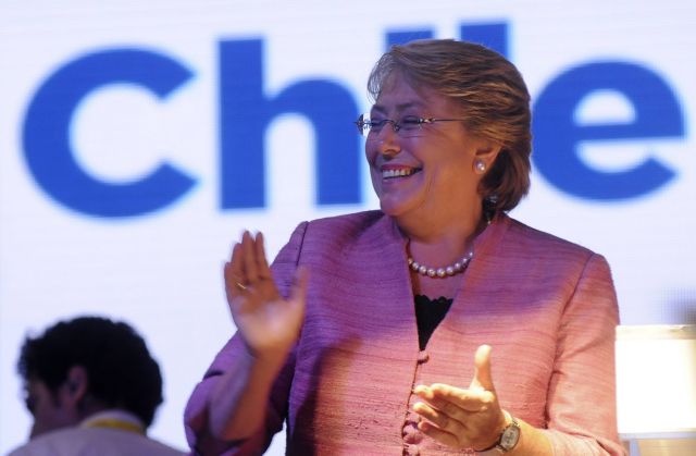 Mια ανάσα από την επιστροφή στην προεδρία της Χιλής η Μισέλ Μπατσελέτ