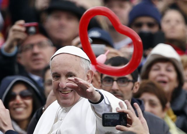 «Και ο Πάπας είναι αμαρτωλός» λέει στους πιστούς ο Φραγκίσκος