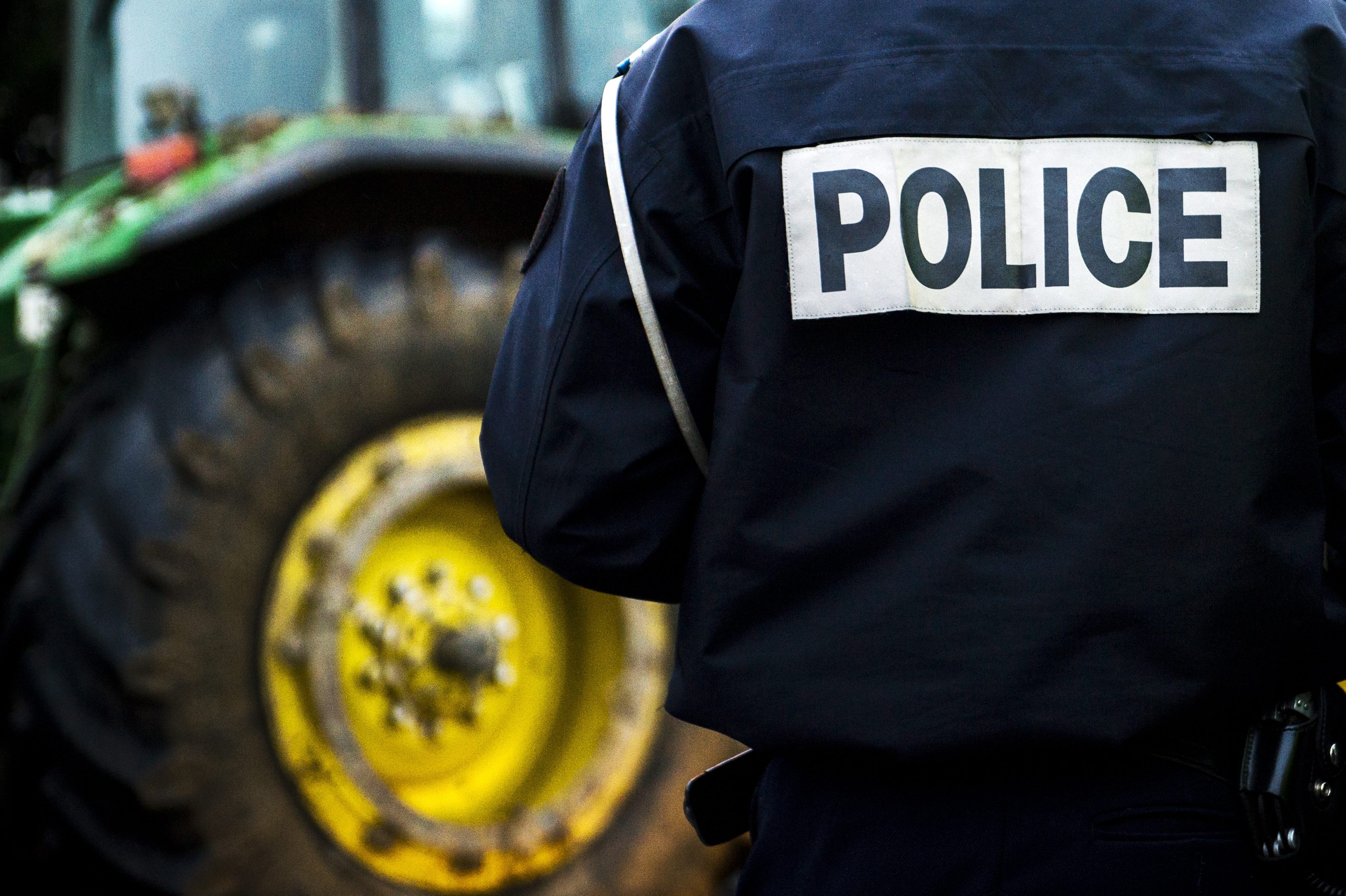 Γάλλοι αγρότες απέκλεισαν την πρόσβαση στο Παρίσι