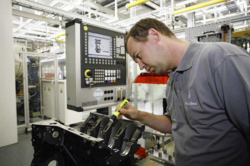 Ευέλικτο μοντέλο παραγωγής κινητήρων δρομολογεί η Mercedes-Benz