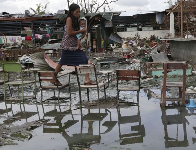 Τους 5.500 νεκρούς φτάνει ο απολογισμός του τυφώνα στις Φιλιππίνες