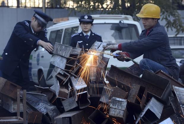 Για την καταπολέμηση της ρύπανσης, το Πεκίνο τα βάζει με τις ψησταριές