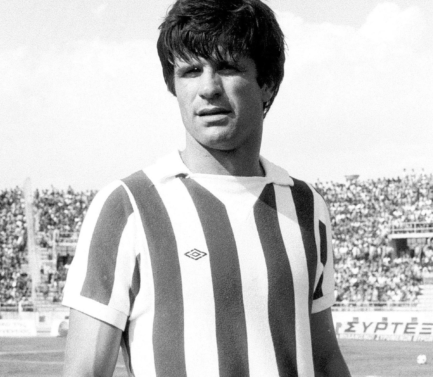 Θλίψη στο ποδόσφαιρο για τον θάνατο του Τάκη Συνετόπουλου