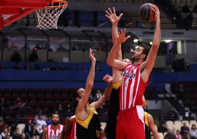 Ούτε ο Άρης μπόρεσε να βάλει… φρένο στον ασταμάτητο Ολυμπιακό