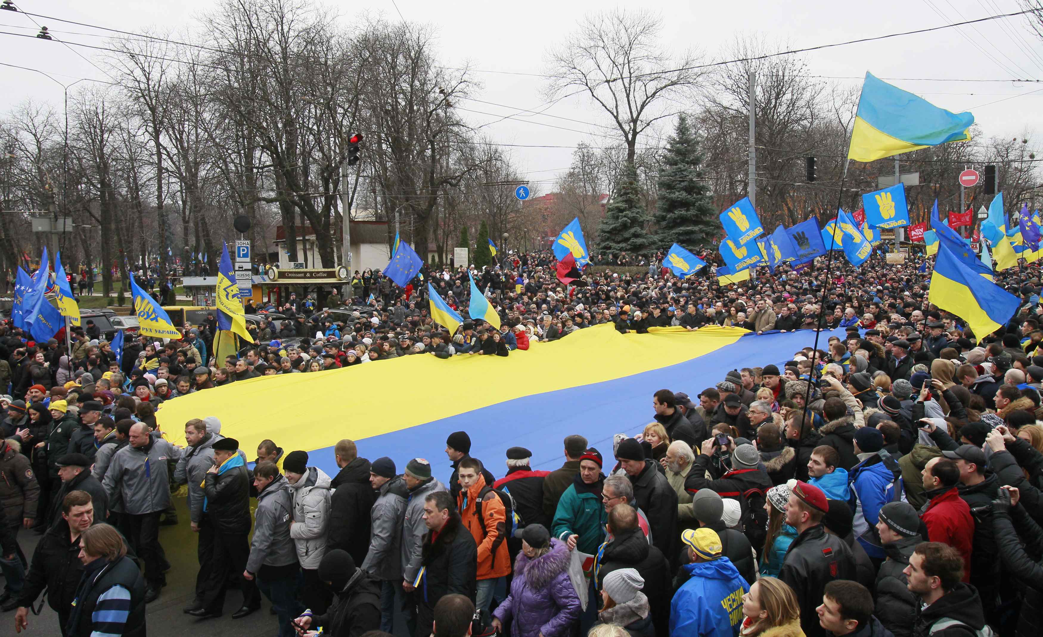 Υπέρ της ΕΕ διαδηλώνουν ξανά στο Κίεβο οι Ουκρανοί