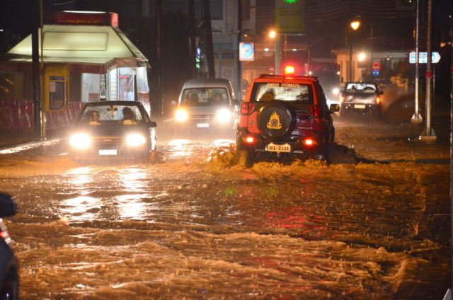 Πλημμύρες σε Άργος και Κυπαρισσία από τις ισχυρές βροχοπτώσεις