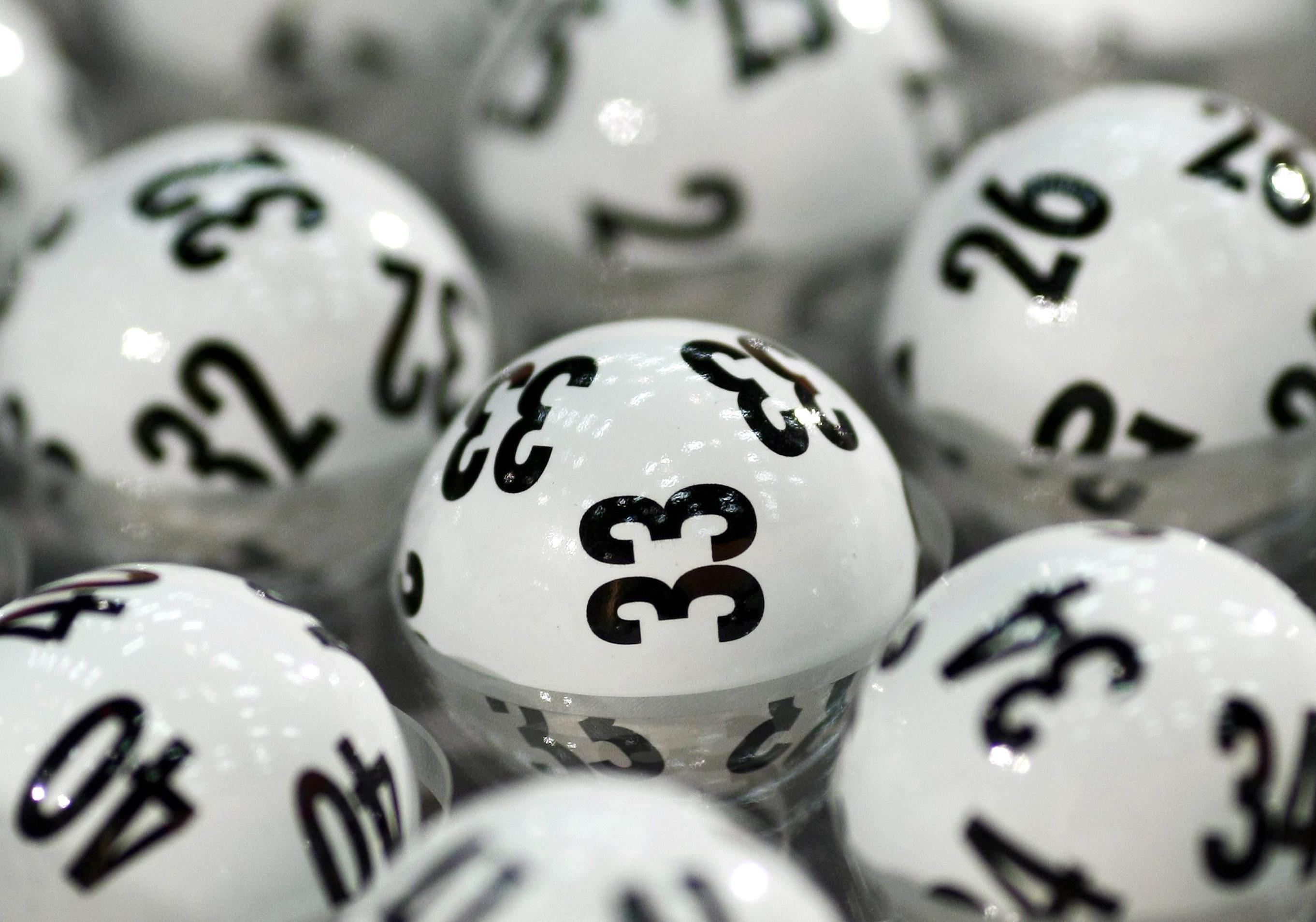 Θύμα της «κατάρας του βρετανικού λόττο» έπεσε άλλο ένα ζευγάρι νικητών