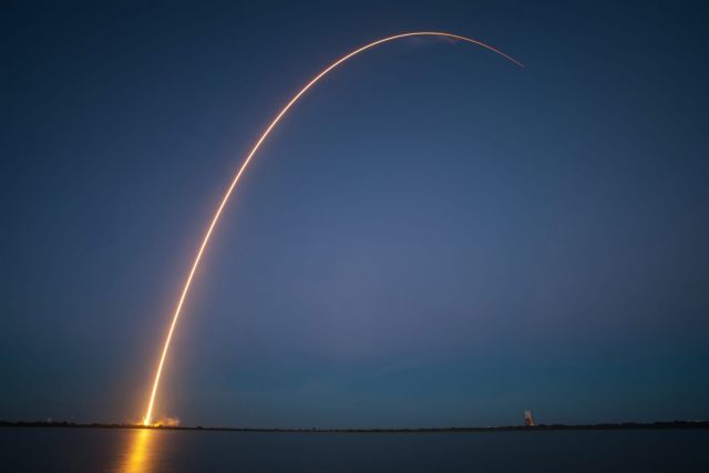 H SpaceX εκτοξεύεται στην αγορά γεωστατικών δορυφόρων