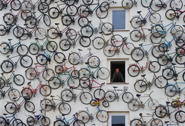 Στην Ευρώπη της κρίσης, τα ποδήλατα πουλάνε περισσότερο από τα αυτοκίνητα
