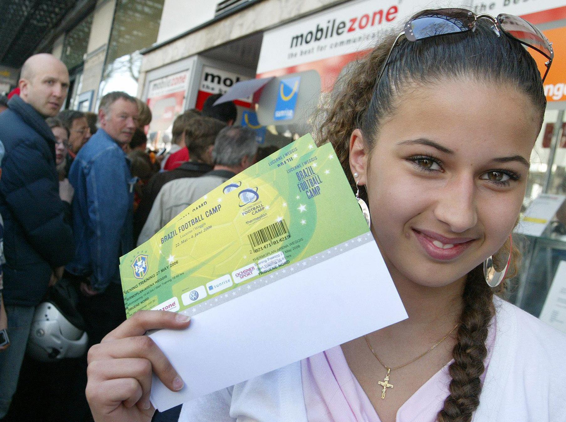 Η FIFA ανέστειλε την πώληση εισιτηρίων για το εναρκτήριο παιχνίδι και τον τελικό