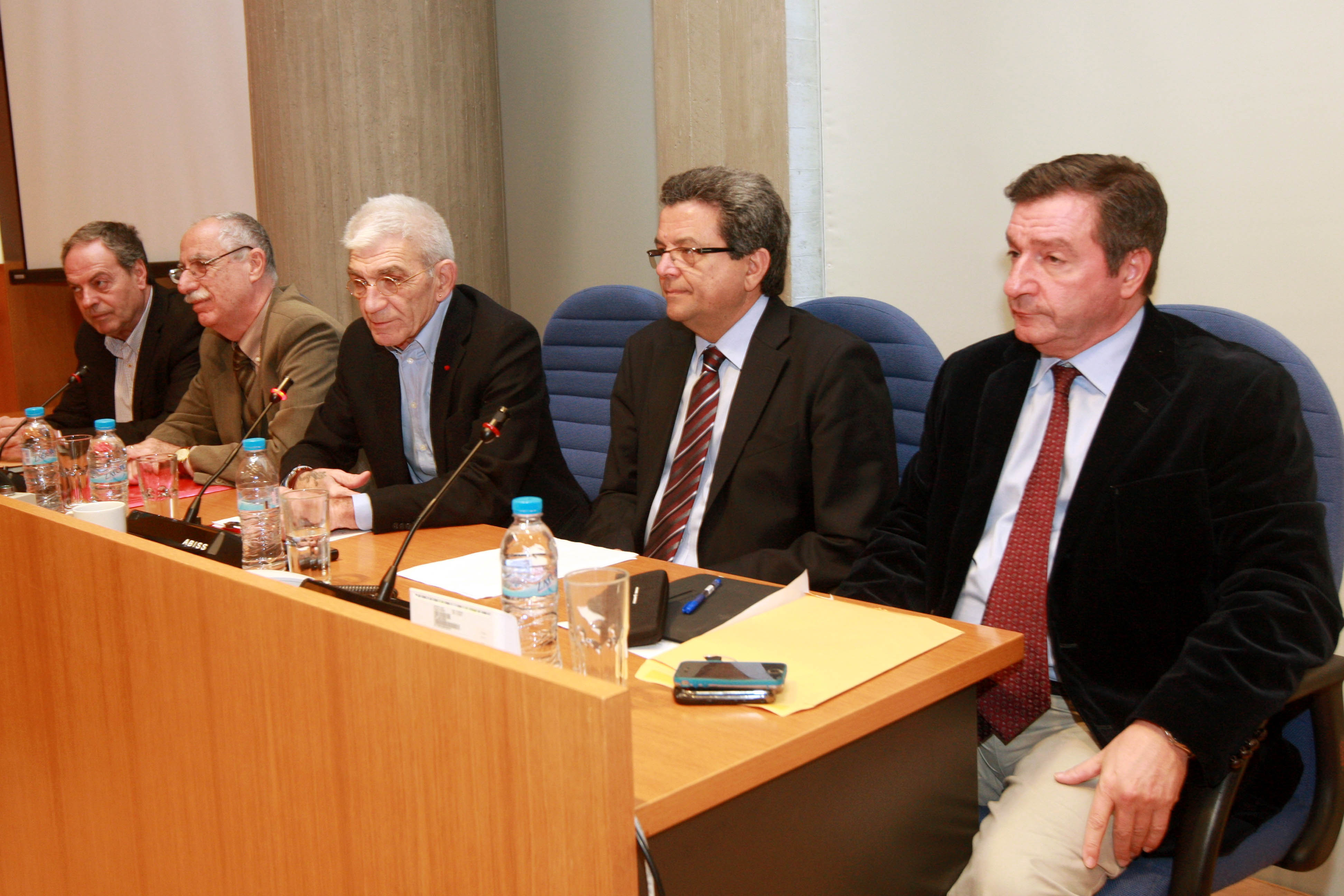 Αντίθετοι οι «Πέντε Δήμαρχοι» στην πληρωμή κομμένων λογαριασμών της ΔΕΗ