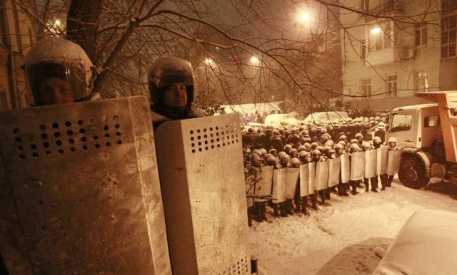 Ένταση στο Κίεβο, κατασκηνώσεις διαδηλωτών διέλυσε η αστυνομία