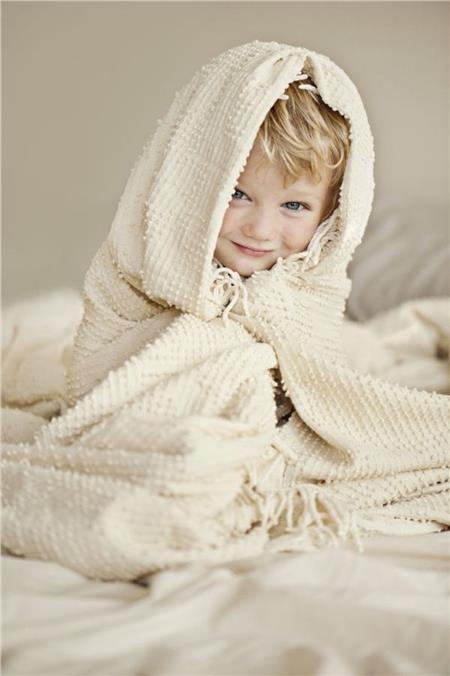 Γιατί βάζει ακόμα τις φωνές μέσα στη νύχτα;