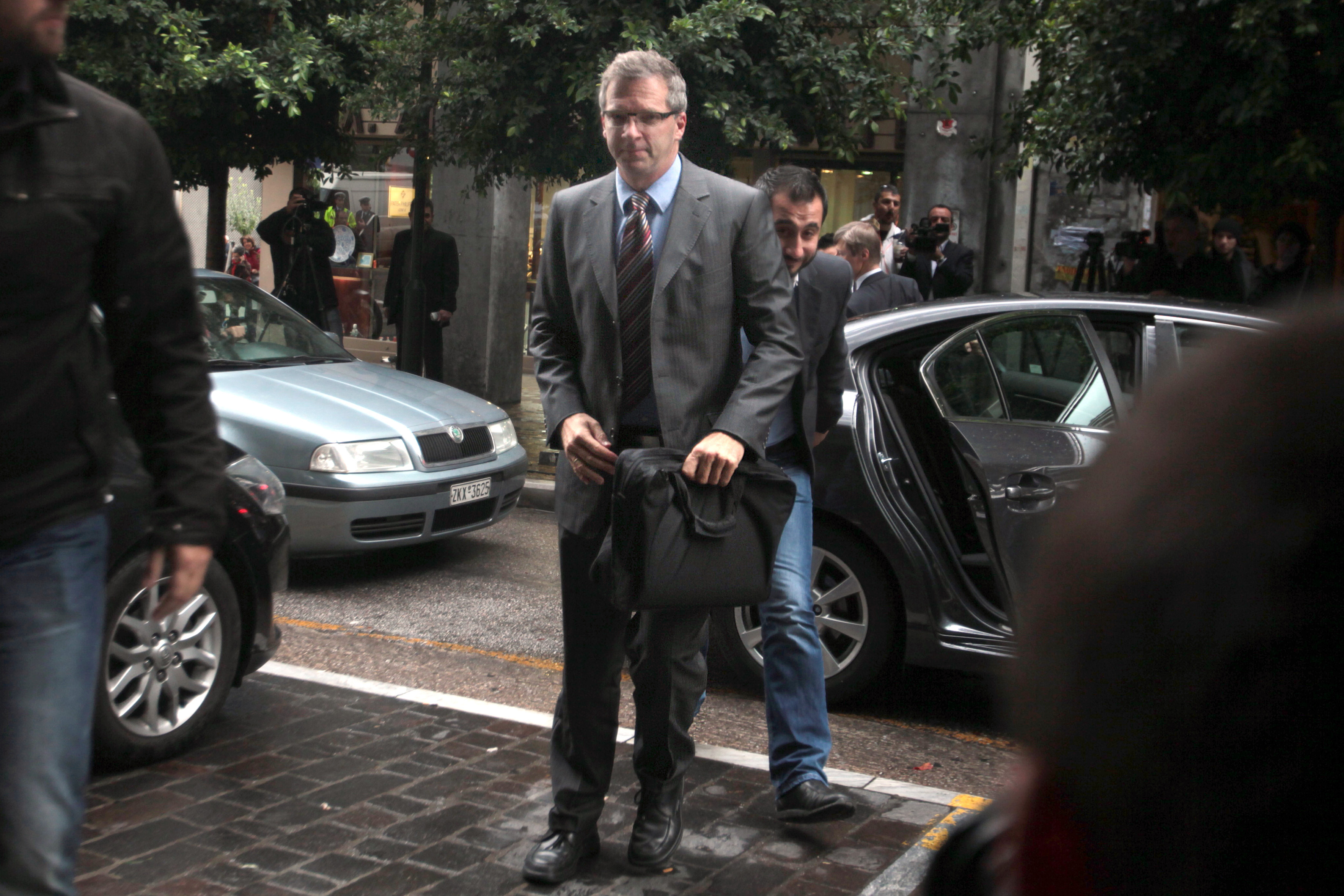 Παραμένει στο ΥΠΟΙΚ η τρόικα, μάλλον την Πέμπτη κατατίθεται ο φόρος ακινήτων