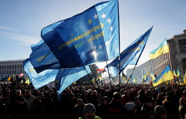 Αναστέλλει η ΕΕ τις συνομιλίες για τη συμφωνία σύνδεσης με την Ουκρανία