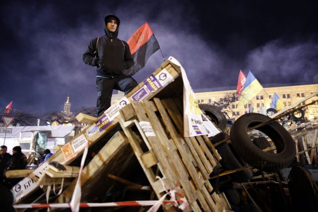 Αντίπαλες διαδηλώσεις διοργανώνονται στην καρδιά του Κιέβου