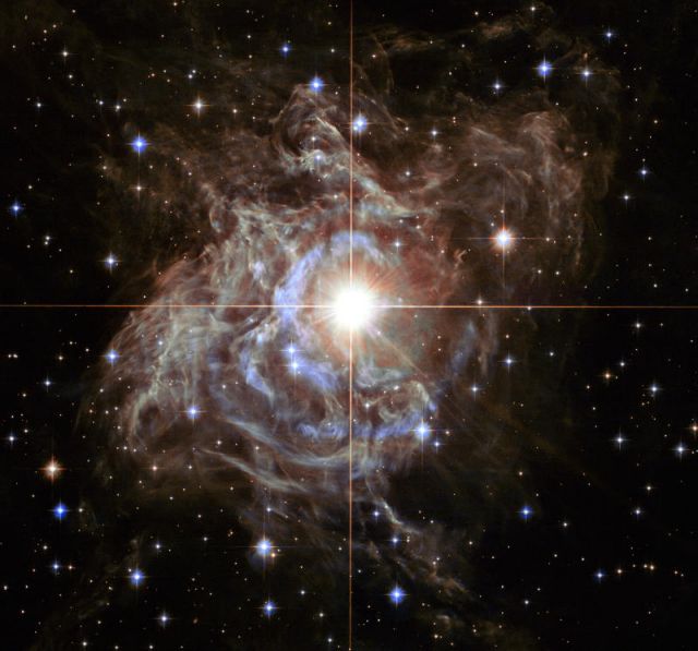 Το Hubble θαυμάζει το άστρο των φετινών Χριστουγέννων