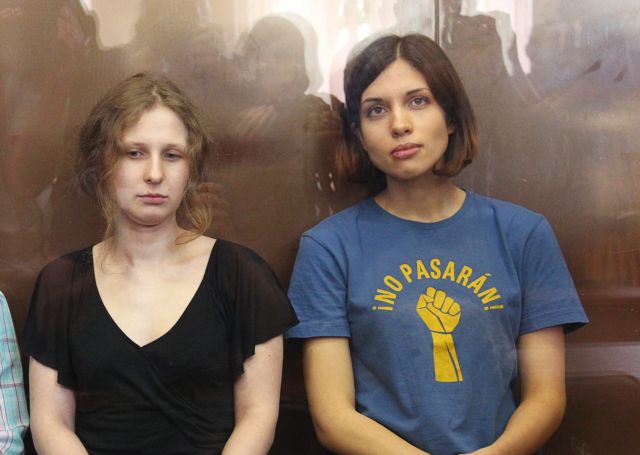 Προς αποφυλάκιση των Pussy Riot και των 30 της Greenpeace κινείται η Ρωσία