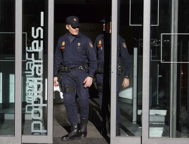 Έφοδος της ισπανικής αστυνομίας στα γραφεία του κυβερνώντος κόμματος