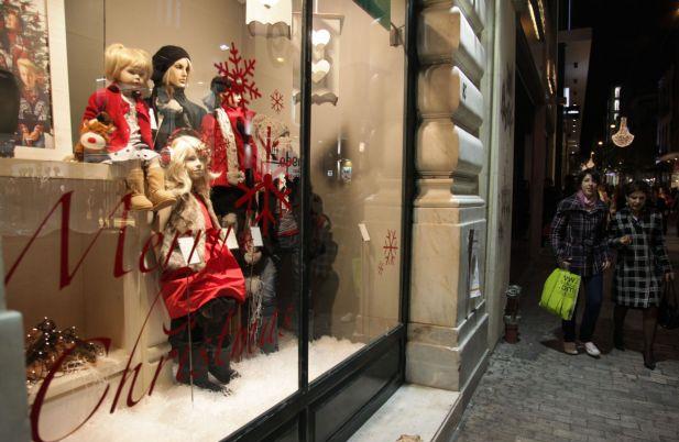 Ανοικτά μέχρι τις 6 το απόγευμα τα εμπορικά καταστήματα