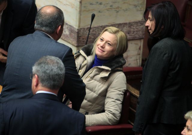 Γρίφος με την απόφαση ανεξαρτητοποίησης της Ραχήλ Μακρή