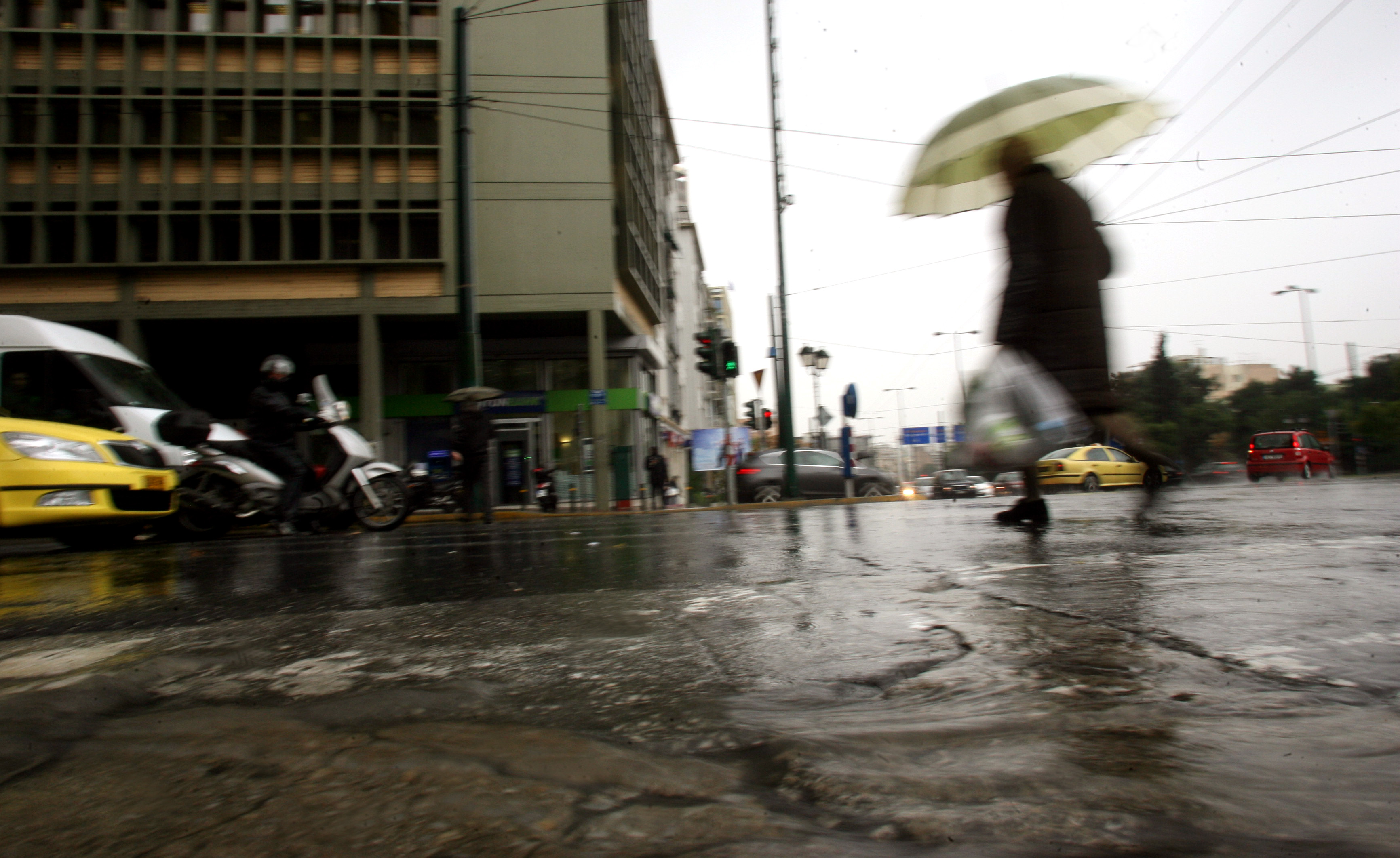 Με ισχυρές βροχές και καταιγίδες τα Χριστούγεννα σε όλη τη χώρα