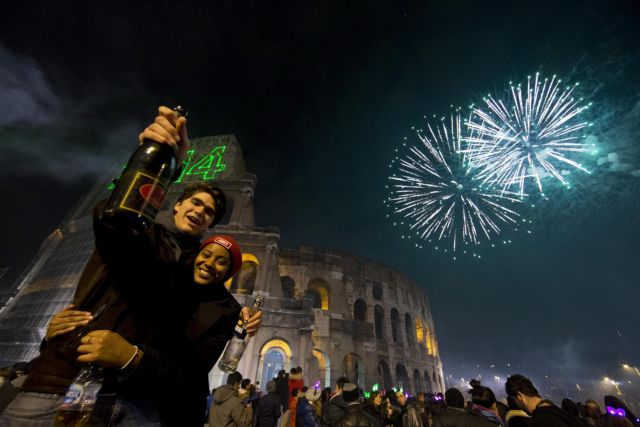 Εκατοντάδες τραυματίες από τα βεγγαλικά της Πρωτοχρονιάς στην Ιταλία