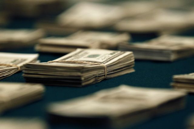 Λεφτά υπάρχουν …για τους 300 πλουσιότερους του κόσμου