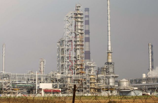 Σε επίπεδα ρεκόρ η πετρελαϊκή παραγωγή της Ρωσίας το 2013