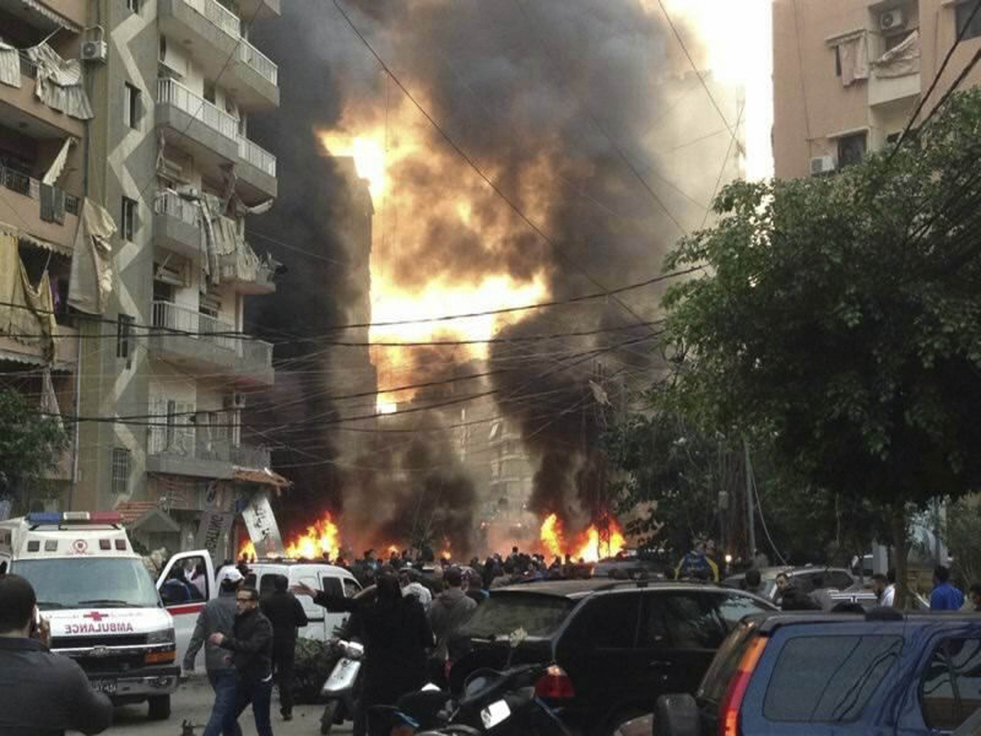 Μακελειό στη Βηρυτό από έκρηξη σε συνοικία-προπύργιο της Χεζμπολάχ