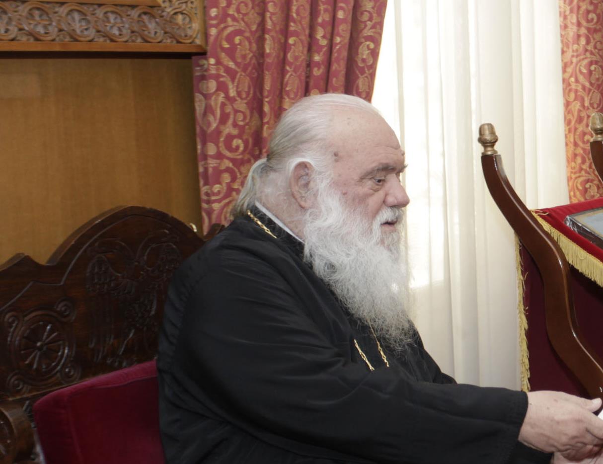 Ιερώνυμος: Λυπηρό ένας βουλευτής να συμπεριφέρεται με τόσο ανόητο τρόπο