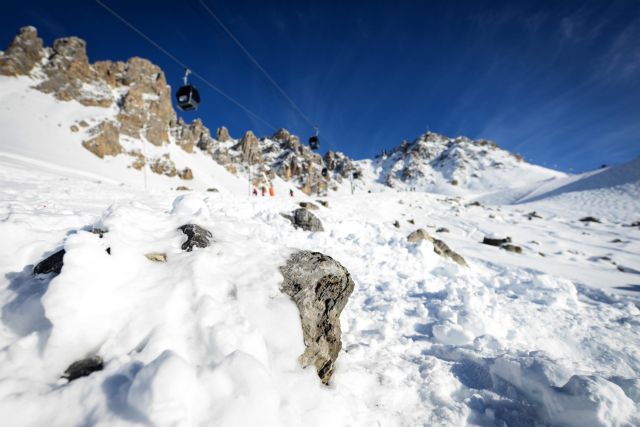 Τέσσερις νεκροί από πτώση χιονοστιβάδων στις ελβετικές Άλπεις