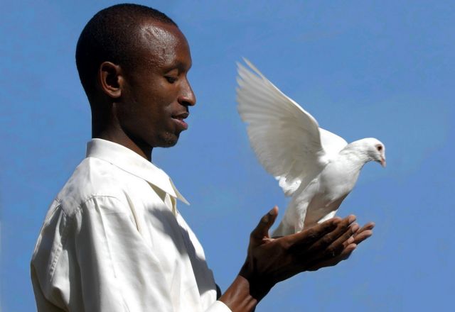 Αρχίζουν οι εκδηλώσεις μνήμης για τα 20 χρόνια από τη γενοκτονία στη Ρουάντα