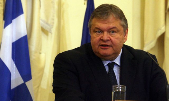 Βενιζέλος: Έτος στροφής προς την έξοδο από μνημόνιο και κρίση το 2014