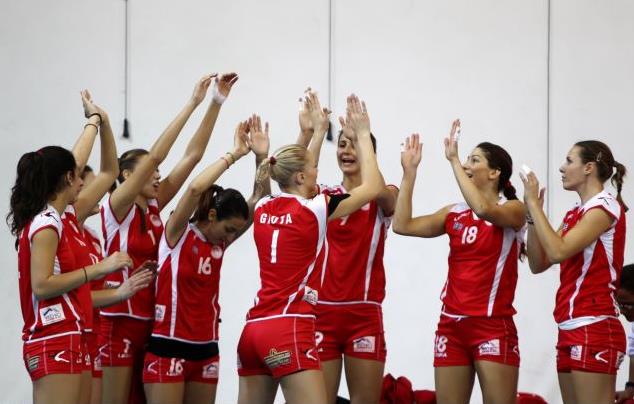 Ο Ολυμπιακός «καθάρισε» εύκολα τον ΟΠΕΡ και η ΑΕΚ τους Μακεδόνες