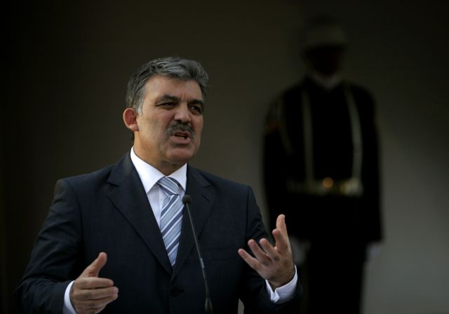 Γκιουλ καλεί αντιπολίτευση επιδιώκοντας αποκλιμάκωση