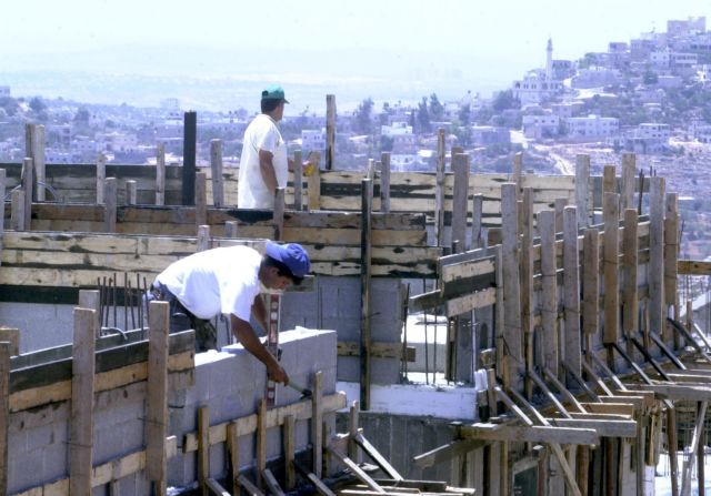 Αύξηση οικοδομικής δραστηριότητας τον Οκτώβριο για πρώτη φορά από το 2012