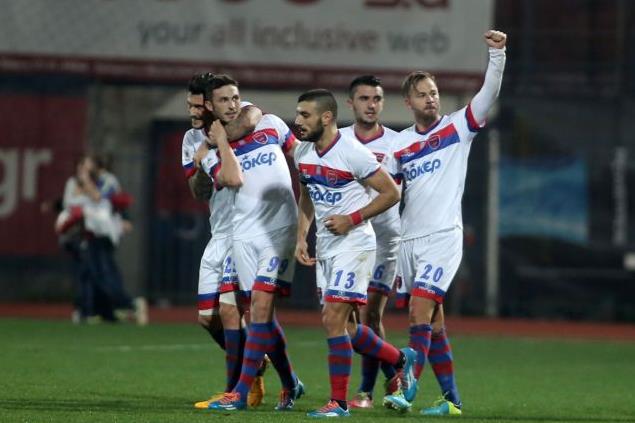 Στο +11 ο Ολυμπιακός με ήττα του ΠΑΟΚ στη Ν.Σμύρνη